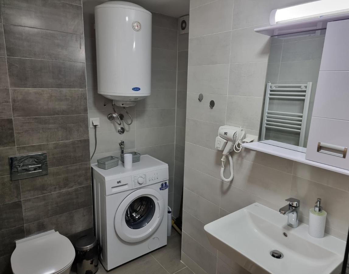Modern & Trendy Apartment スコピエ エクステリア 写真