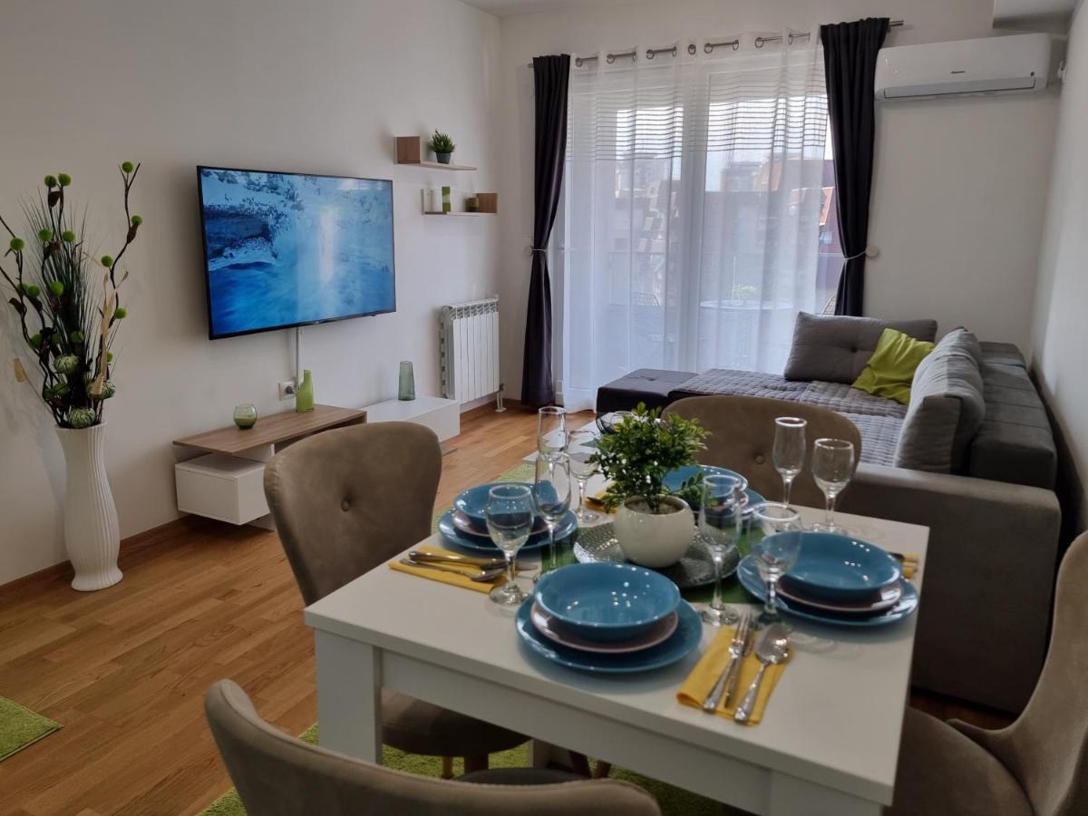 Modern & Trendy Apartment スコピエ エクステリア 写真