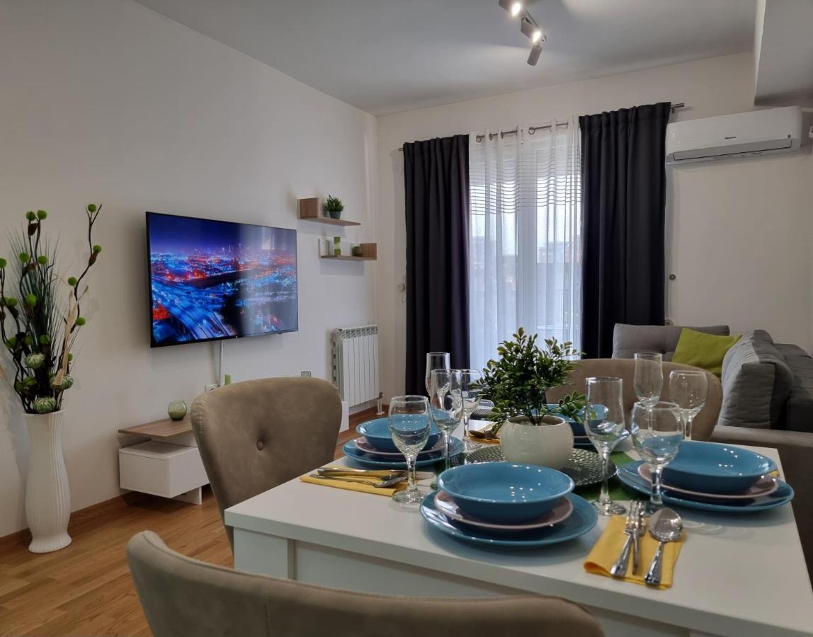 Modern & Trendy Apartment スコピエ エクステリア 写真