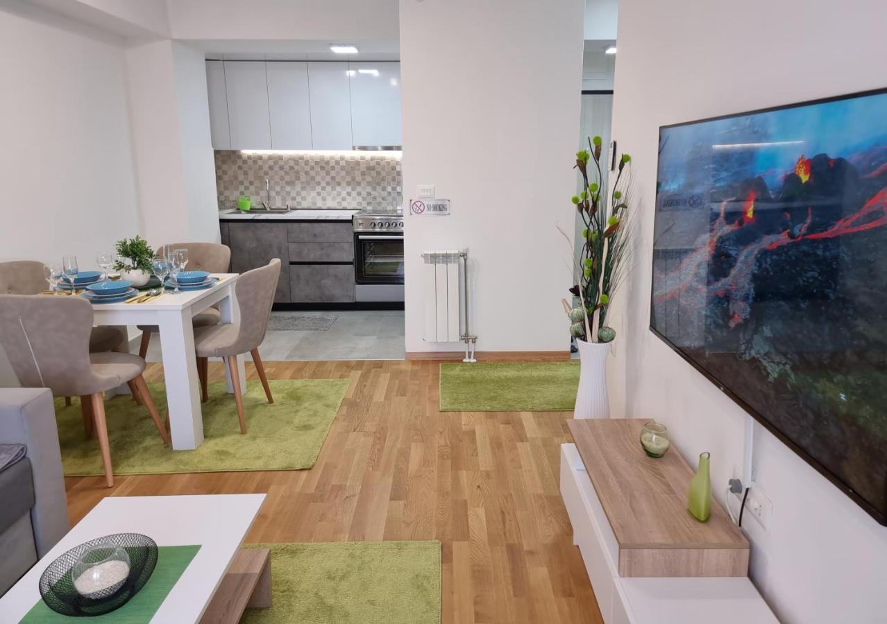 Modern & Trendy Apartment スコピエ エクステリア 写真