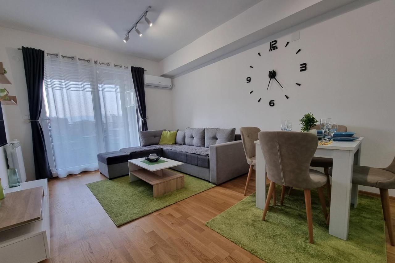 Modern & Trendy Apartment スコピエ エクステリア 写真