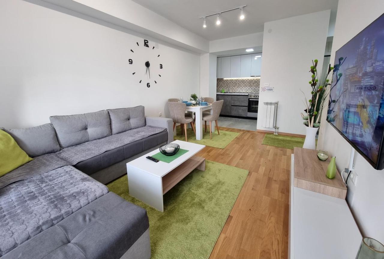 Modern & Trendy Apartment スコピエ エクステリア 写真