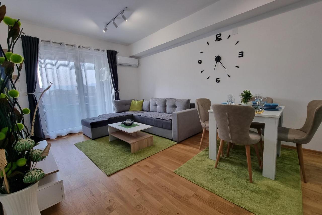 Modern & Trendy Apartment スコピエ エクステリア 写真