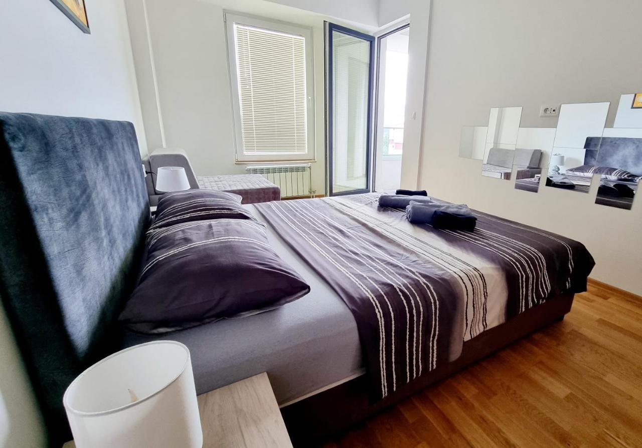 Modern & Trendy Apartment スコピエ エクステリア 写真