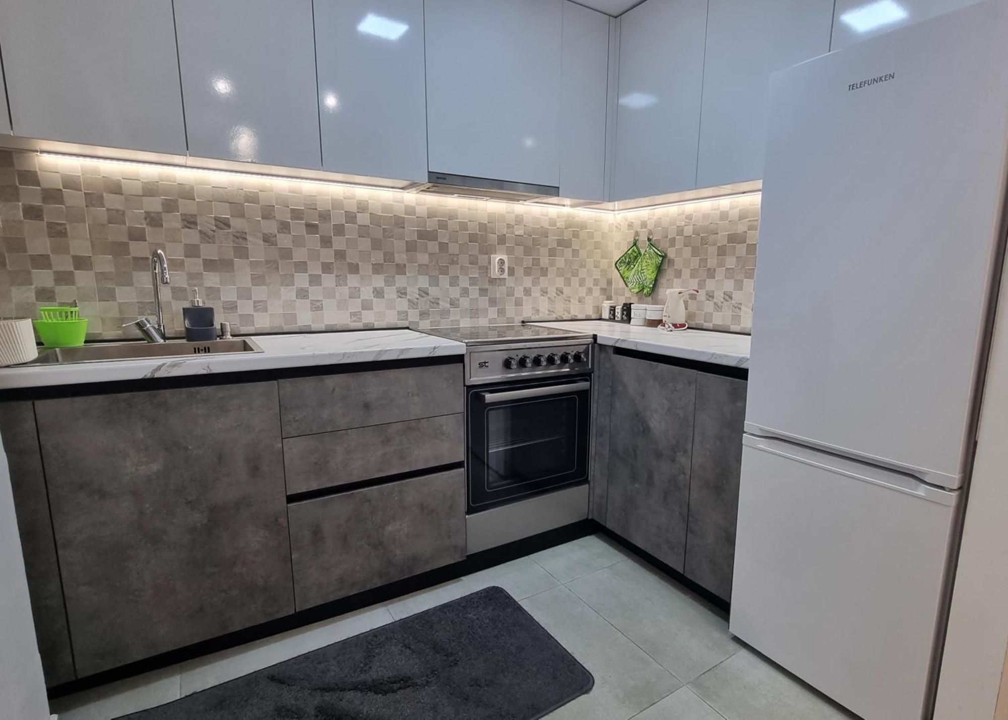 Modern & Trendy Apartment スコピエ エクステリア 写真